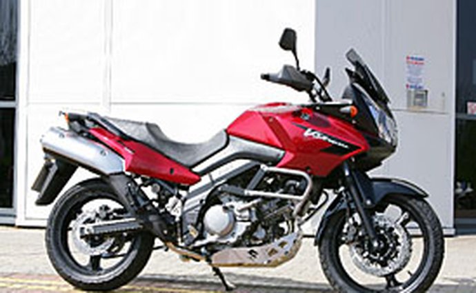 Suzuki DL650X: více výbavy pro šestkový V-Strom