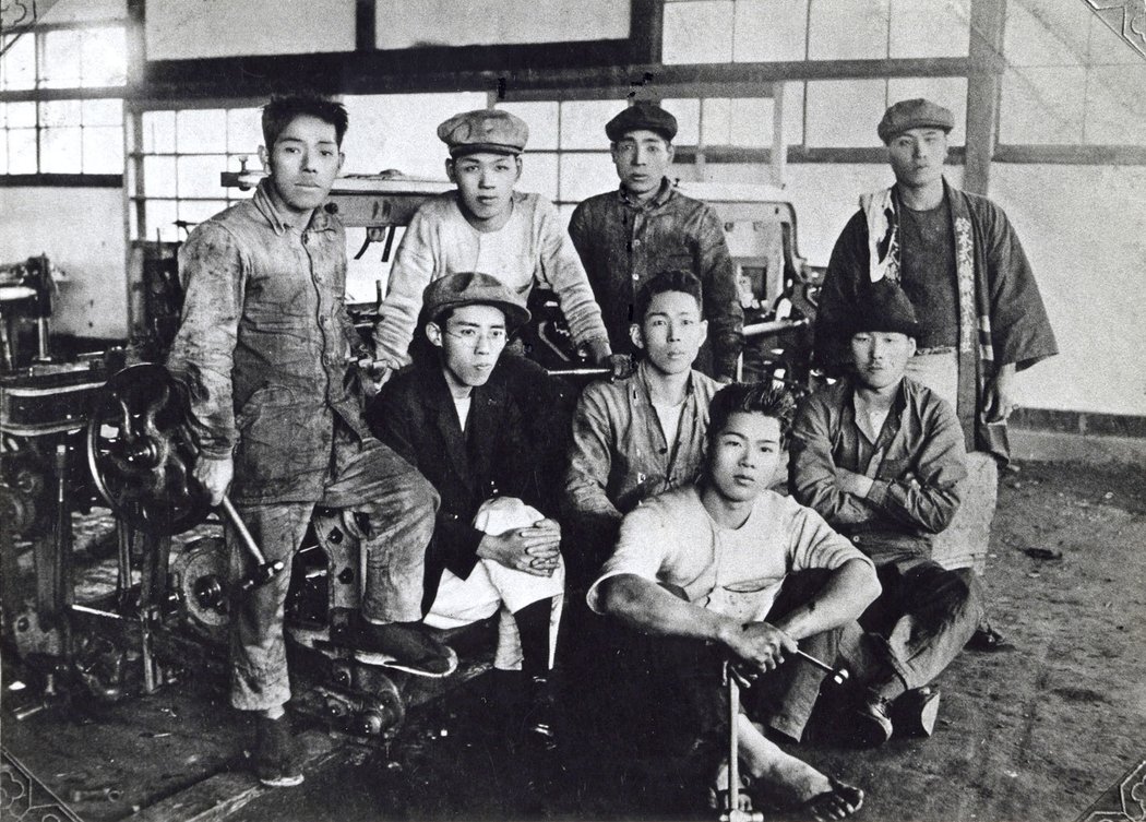 Zaměstnanci Suzuki (1922)