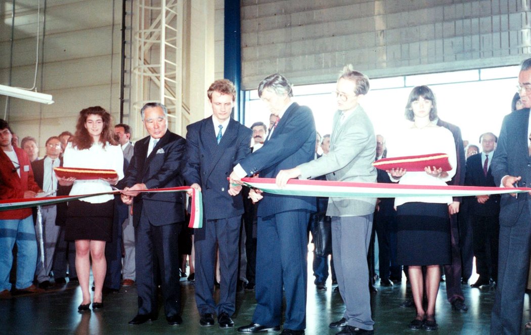 Otevření továrny v Maďarsku (1991)