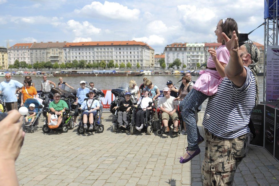 Akce MDA RIDE už 12 let pomáhají pacientům se svalovou dystrofií