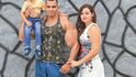 Manželka mu dala na výběr. Buďto ona, nebo synthol. Manželka mu dala na výběr. Buďto ona, nebo synthol.
