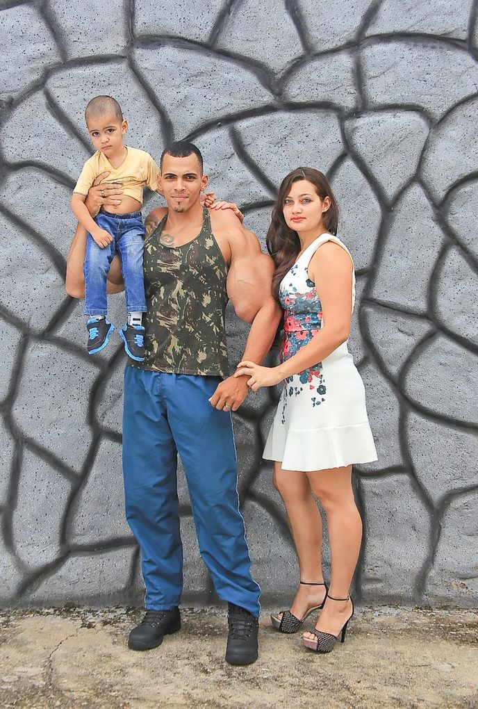 Manželka mu dala na výběr. Buďto ona, nebo synthol. Manželka mu dala na výběr. Buďto ona, nebo synthol.