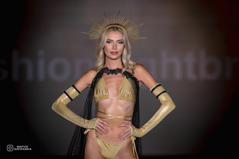 Přehlídka plavek na Fashion Night Brno