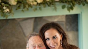 Nevěsta Barbara Bushová s dědečkem, exprezidentem Georgem Bushem starším (94)