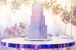 Netradiční svatební dorty: Chtěli byste, aby tento dort zdobil váš svatební stůl?