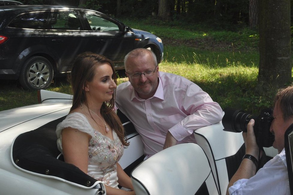 Svatba Radima Jančury a Markéty proběhla v lesích nad Římanicemi nedaleko Brna v červenci 2012.