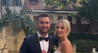 Hokejový šampion si vzal krásku Sáru: Mrázek je ženáč! Hokejový šampion si vzal krásku Sáru: Mrázek je ženáč!