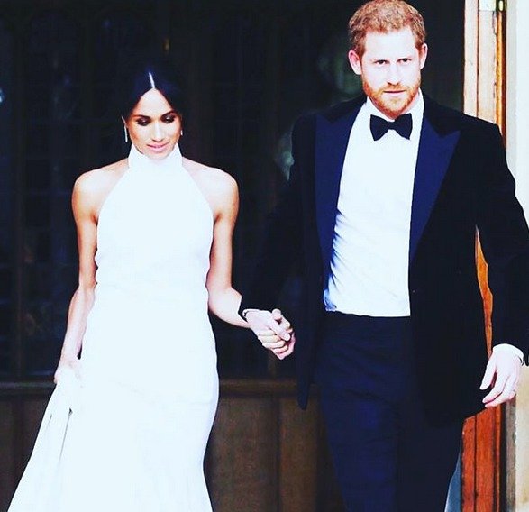 Jacinda Barrett sdílela fotky ze svatby prince Harryho a Meghan.