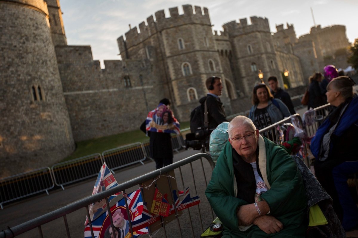 Davové šílenství kvůli královské svatbě Harryho a Meghan Markle