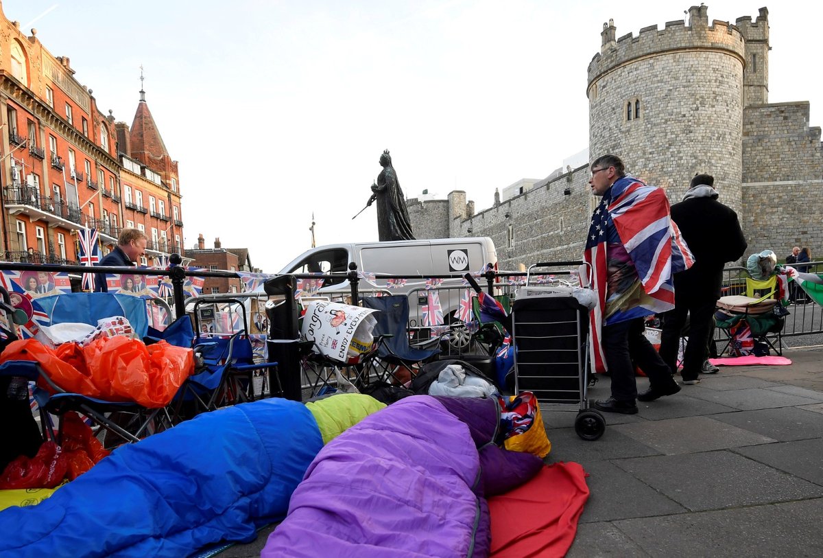 Davové šílenství kvůli královské svatbě Harryho a Meghan Markle