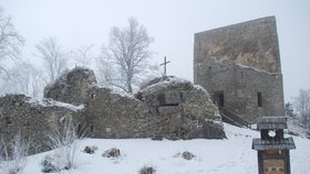 Vítkův hrádek - obytná hradní věž, kterou spravuje stejnojmenné sdružení. Památka prošla v posledních letech dvanáctimilionovou rekonstrukcí.