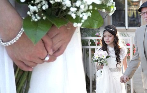 Umírající otec chtěl dceru doprovodit k oltáři. Provdal 11 letou!
