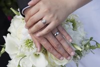 Nová příručka od Evropské unie: 10 znaků, že je vaše manželství podvod!