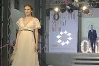 Nové trendy podle brněnského svatebního veletrhu: Vesmírný prsten, svatební vodní dýmka a černo-bílé šaty