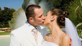 Svatba může být nádehrným dem i bez drahých okázalostí, jde přece o vás dva!