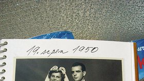 Tak vypadali novomanželé Libuše (19) a Ladislav (21) Zusčákovi v srpnu 1950, když se vzali v Ostravě