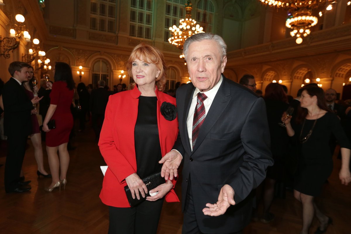 Petr Kostka (79) a herečka Carmen Mayerová (73)