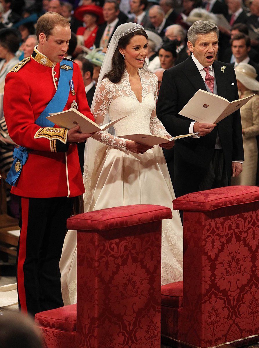 Princ William s Kate se modlí