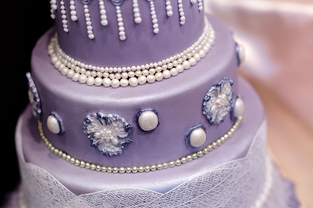 svatební dort s perličkami