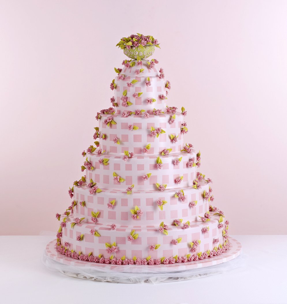 nevšední svatební dort s růžičkami