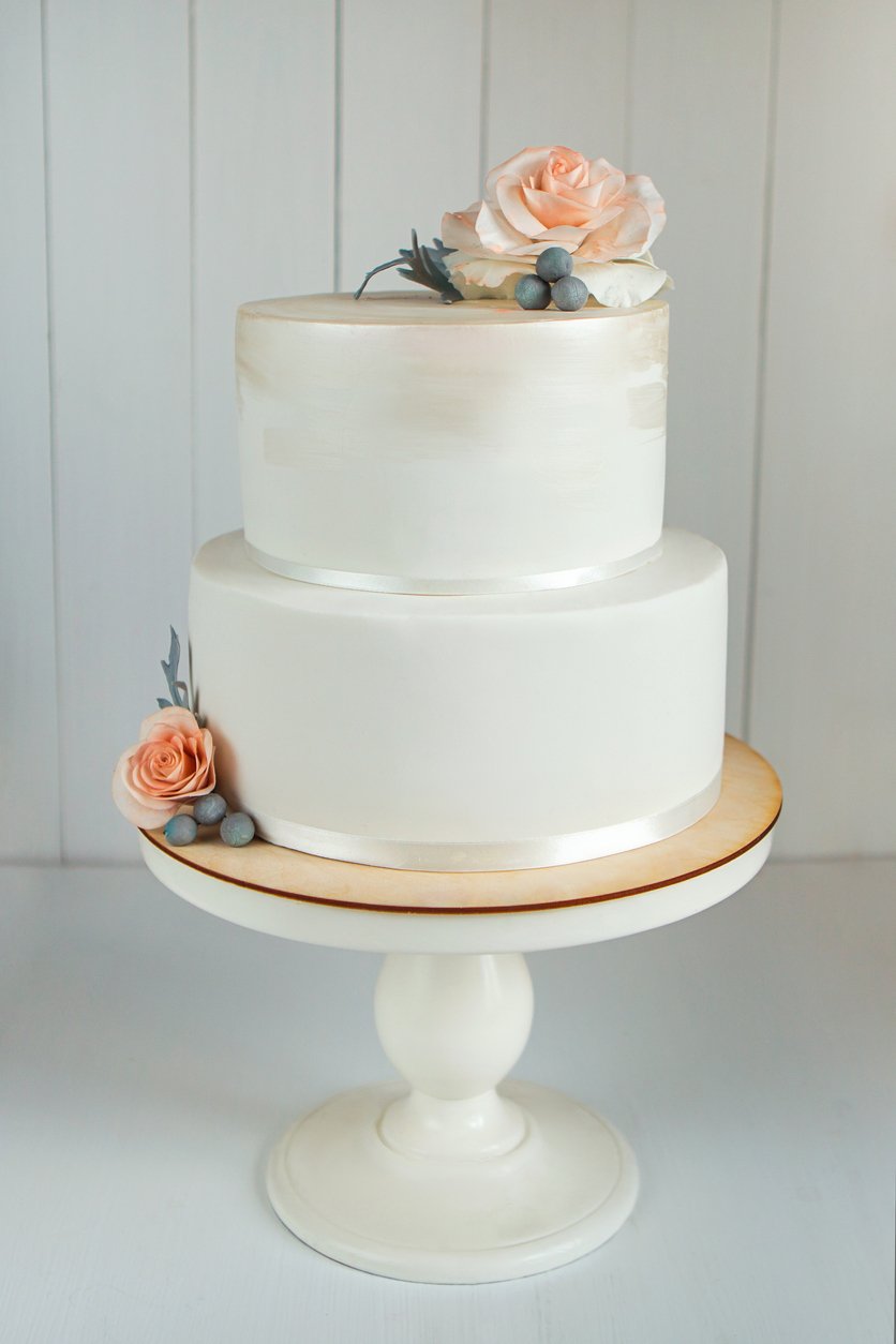 klasický romantický svatební dort