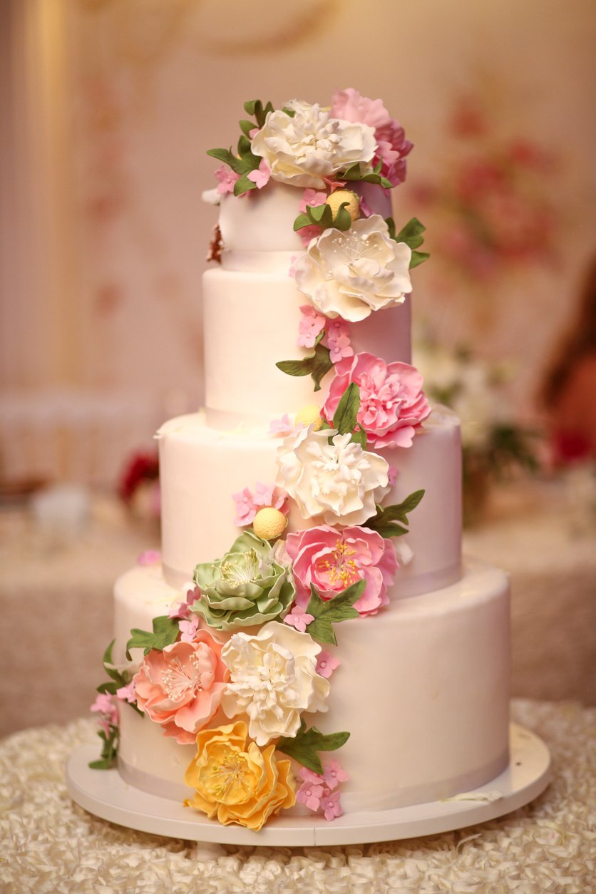 klasický romantický svatební dort