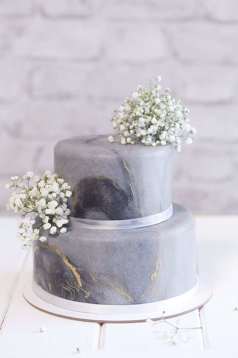 stříbrný umělecký svatební dort