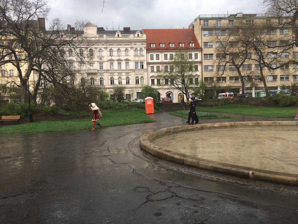 Nepřízeň počasí oslavě zapomenutého svátku moc nenapomohla.