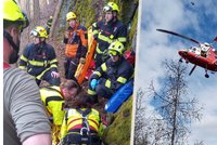 Chlapec (13) spadl ze skály u Svatoboru na Karlovarsku: Letěl pro něj vrtulník