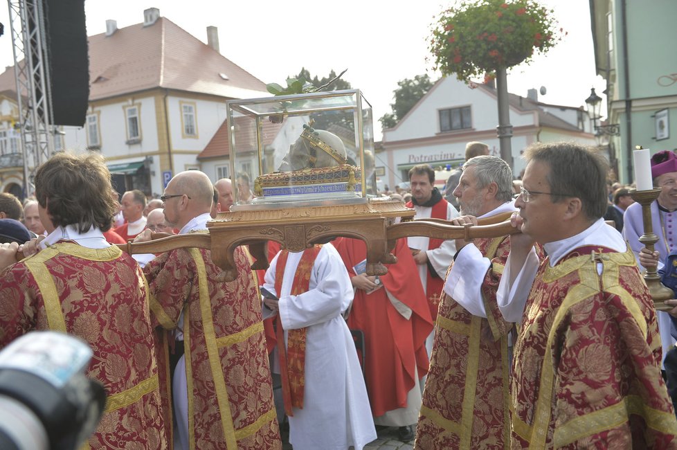 Svatého Václava a jeho památku uctili při mši ve Staré Boleslavi. Dorazili také Zeman a Klaus.