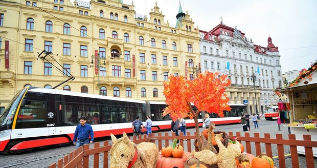 Na Václavském náměstí a náměstí Republiky odstartovaly Svatováclavské oslavy.