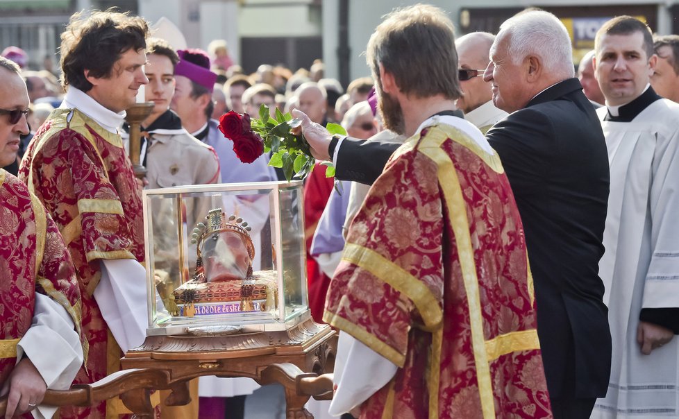 Poutníci si ve Staré Boleslavi připomínají odkaz svatého Václava.
