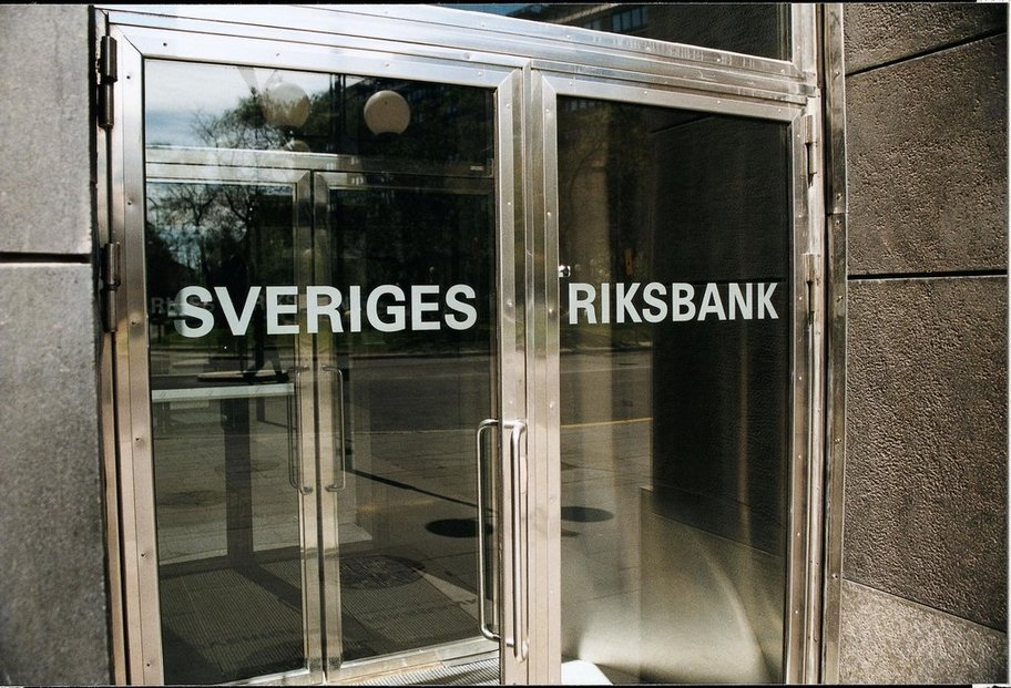 Švédská centrální banka Riksbank rozhoduje u udělení Nobelovy ceny za ekonomii