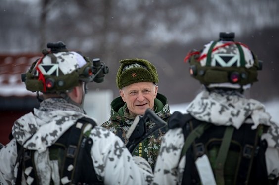 Vojáci ze Švédska na cvičení NATO, březen 2022.