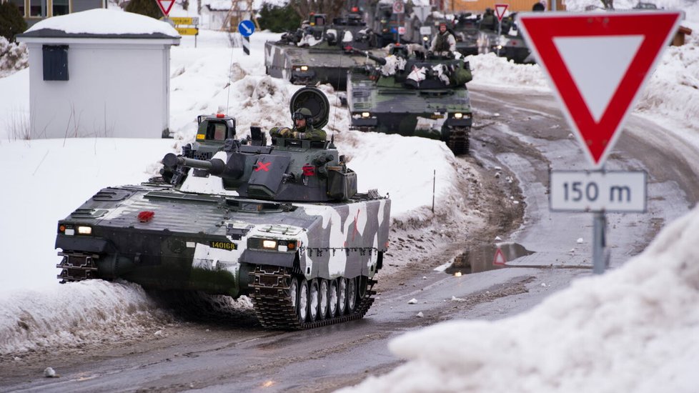 Jednotky ze Švédska na cvičení NATO, březen 2022