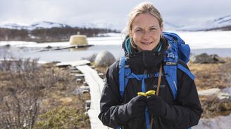 Dobrodružka Simona Hrstková ve Švédsku: Denně 100 km na kole? Pádlování na širém moři? To dám!