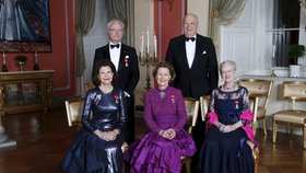 Švédský král Carl Gustaf s manželkou Silvií, norský král Harald s manželkou Sonjou a dánská královna Margrethe (vpravo)