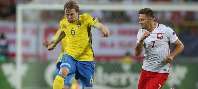 Fotbalisté Švédska s Polska na EURO do 21 let remizovali 2:2