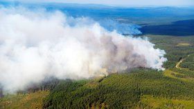 Švédsko sužují lesní požáry, Česko nabízí vrtulník i posádku