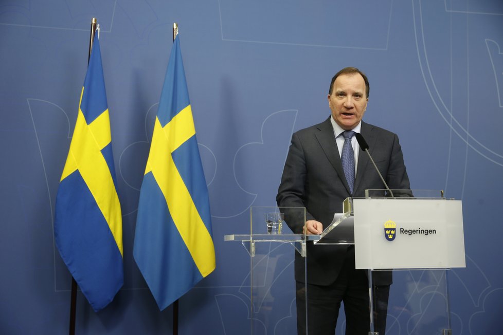 Švédský premiér Stefan Löfven po teroristickém útoku ve Stockholmu řekl, že země je v šoku. Cílem terorismu je podkopat demokracii, dodal.