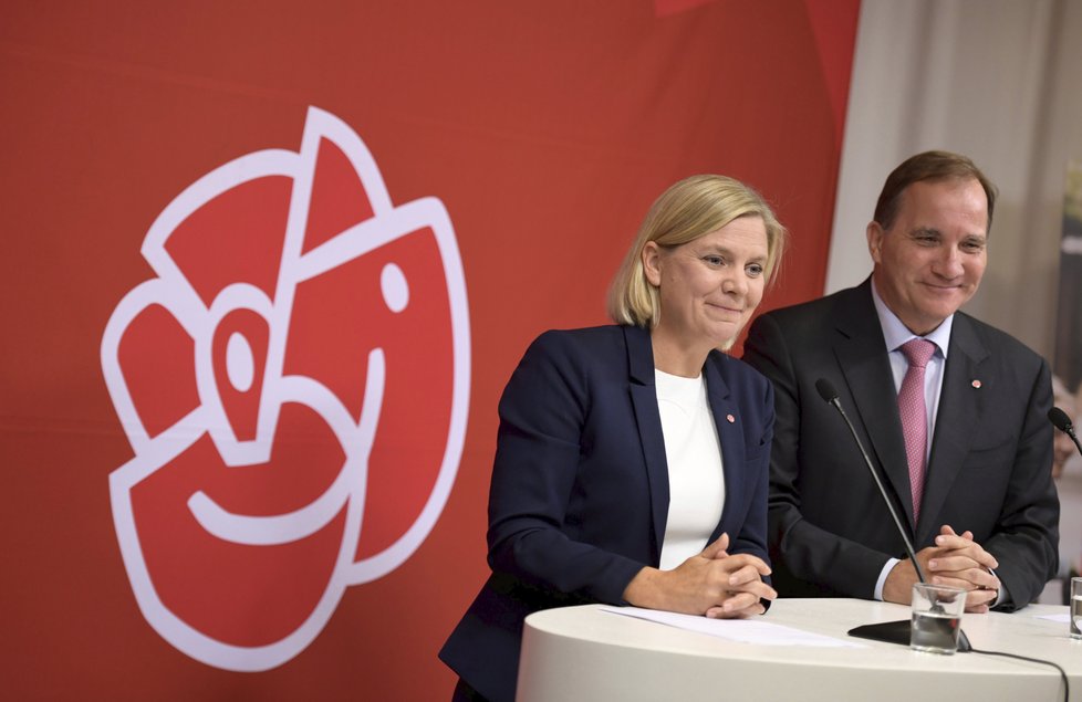 Stávající švédský premiér Stefan Lofven a ministryně financí Magdalena Anderssonová.