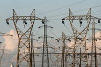 ERÚ po vládní dotaci: Energeticky náročným firmám sníží regulovanou cenu elektřiny