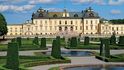 Drottningholm, královský letní palác, připomíná francouzské Versaille.