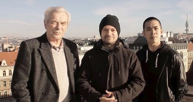 Švehlík a Mádl natáčejí film Na střeše.