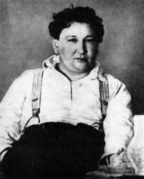 Jaroslav Hašek na historické fotografii v říjnu 1922.