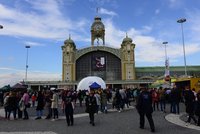 Staronoví i provokativní hosté letošního Světa knihy: Do Prahy zavítá Robert Fulghum i kritik Putina