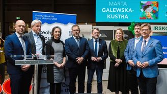 Česká literatura ve středu všech světel. Zazáříme v říjnu, už teď je soustavná práce znát Česká literatura ve středu všech světel. Zazáříme v říjnu, už teď je soustavná práce znát