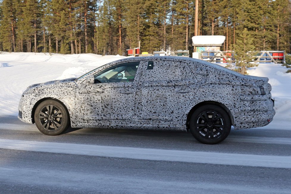 Renault Laguna doplácí na pověst předchůdce, ale příští generace by to měla změnit. Vsadí totiž na úplně nové jméno.