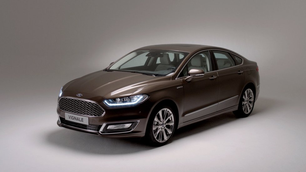 Ford ofi ciálně představil vrcholnou verzi mondea, která se jmenuje Vignale. Kromě luxusnějšího designu a bohatší výbavy Ford připravuje také speciální prodejní místa.