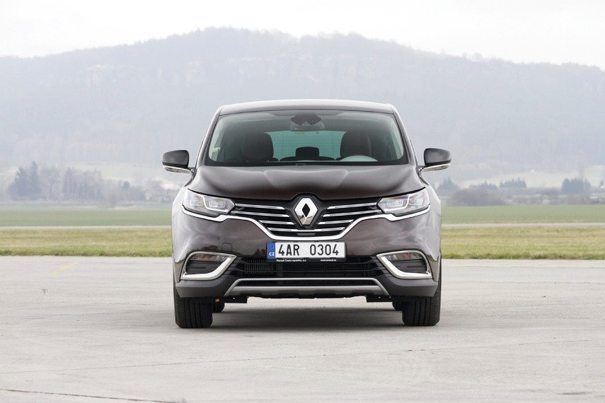 Renault Espace se z ultimativního stěhováku změnil v zajímavý cestovní vůz. Jak funguje?